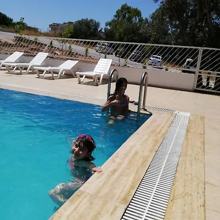 Cicek Aparthotel