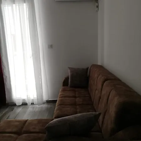 Apart Otel çıçek