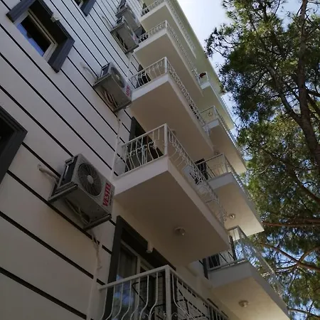 Apart Otel çıçek